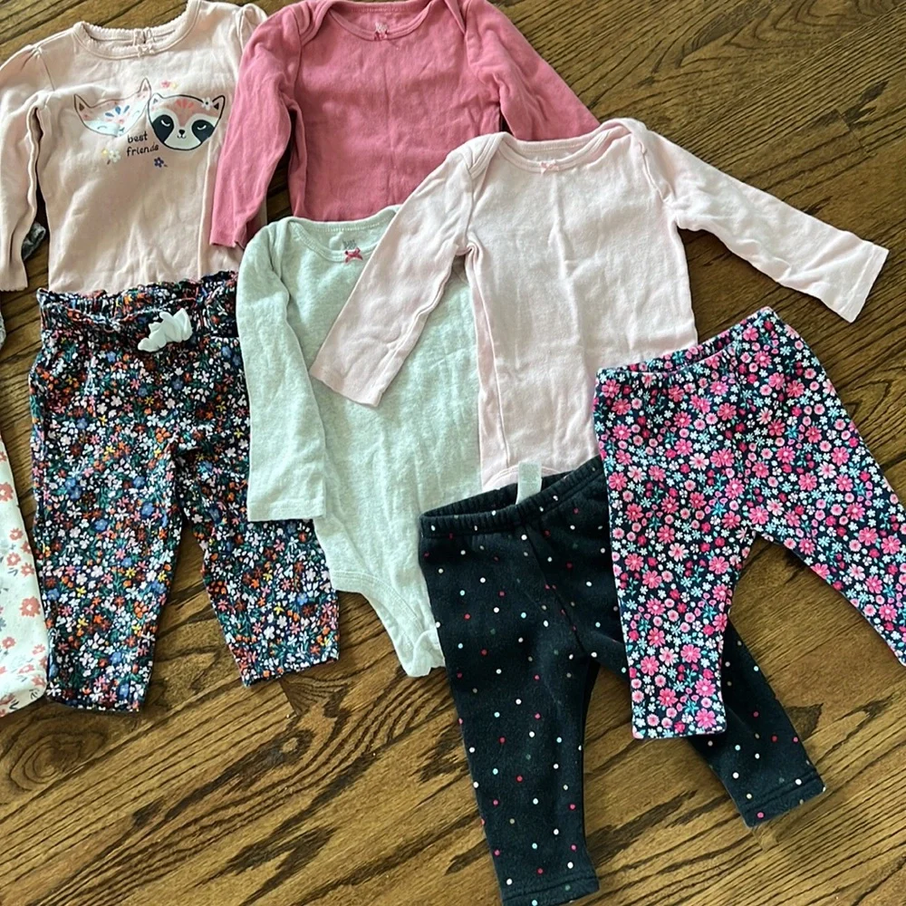 Baby girl carters outfits - Picture 3 of 3